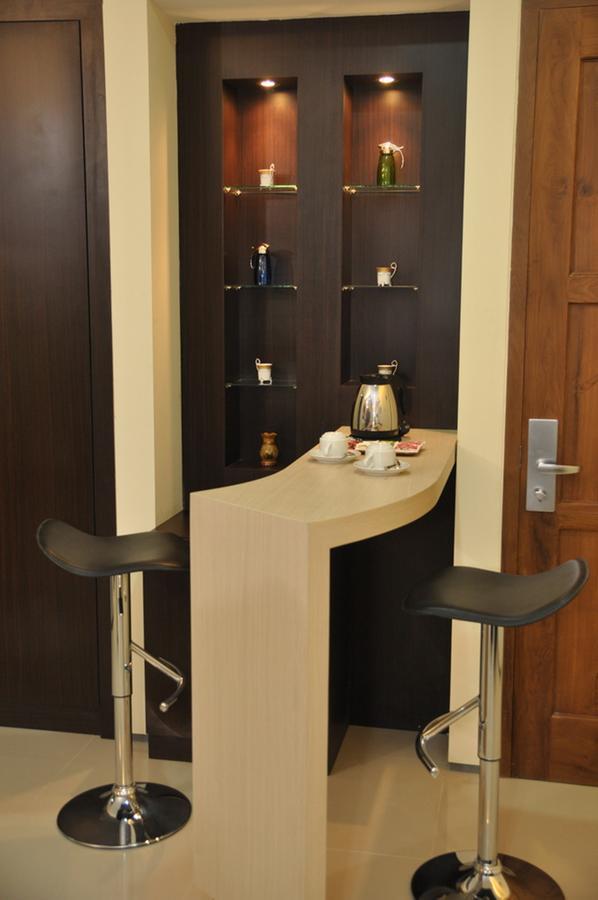 Regina Hotel Pemalang Buitenkant foto